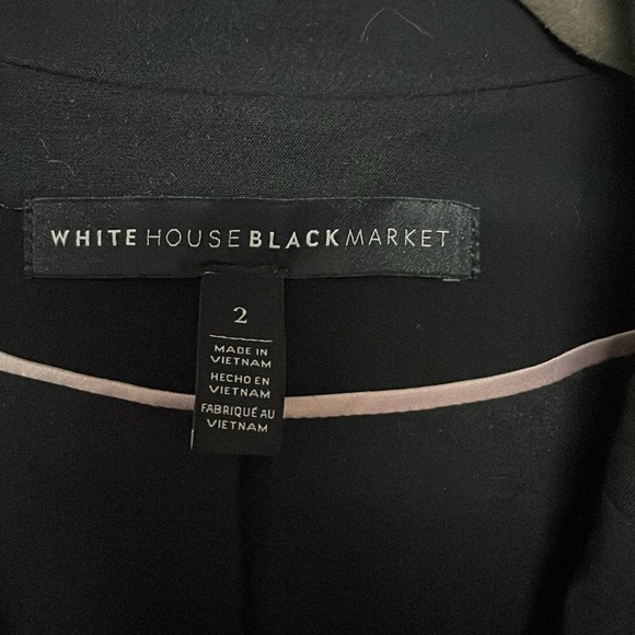 White House Black Market size 2 black one button closure blazer with pockets - Picture 4 of 9